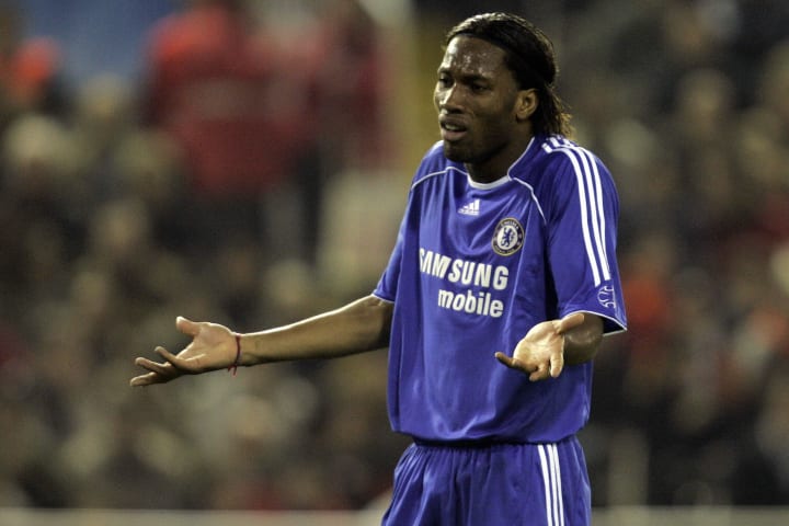 Tiền đạo người Pháp Didier Drobga của Chelsea h ...