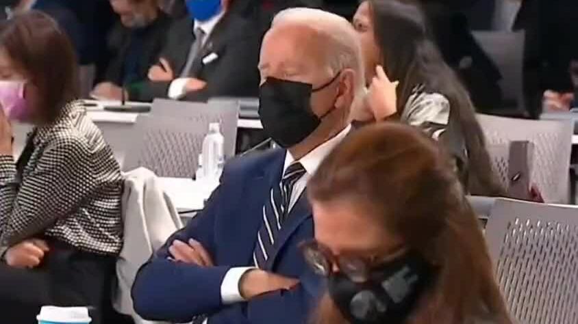 Biden bị cáo buộc ngủ gật trong cuộc họp về khí hậu