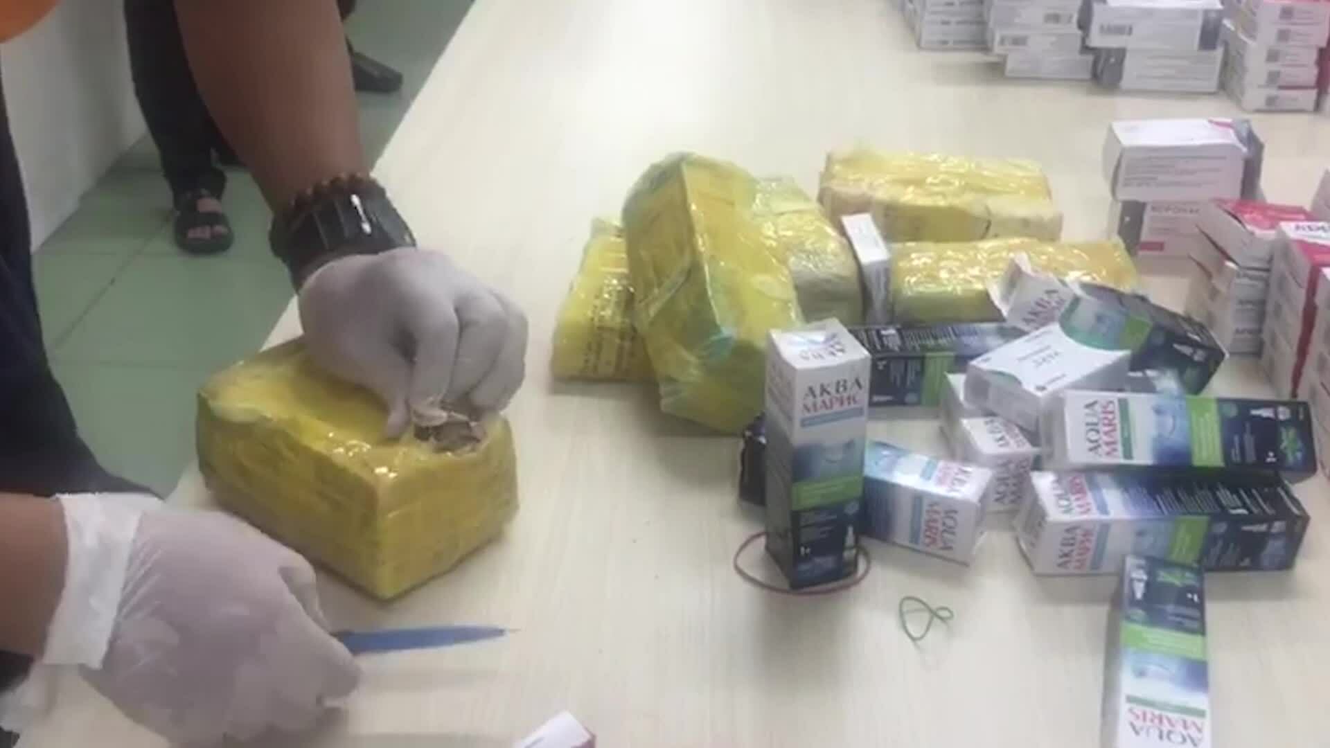 Ma túy Covid-19 được giấu trong bánh kẹo từ Nga